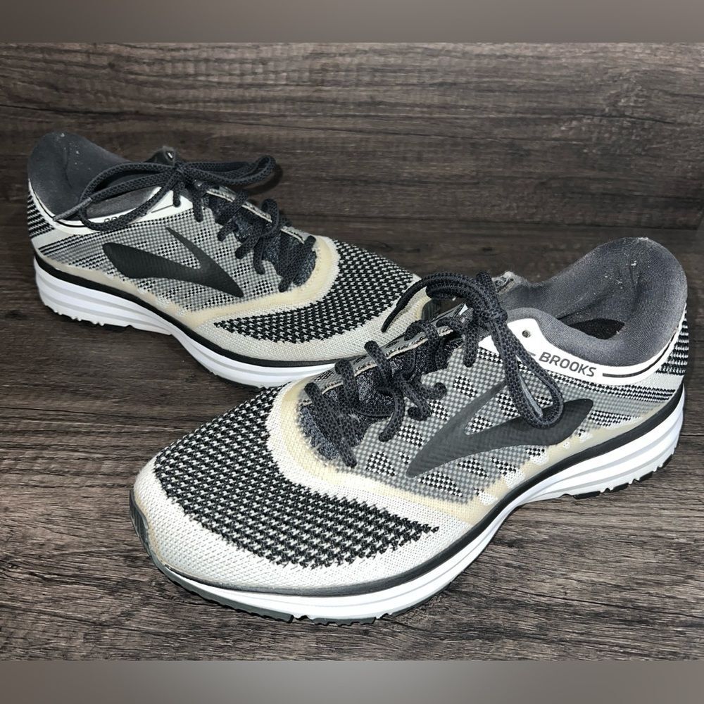 Brooks Revel Women’s Size 10 Black and White Tennis Shoes